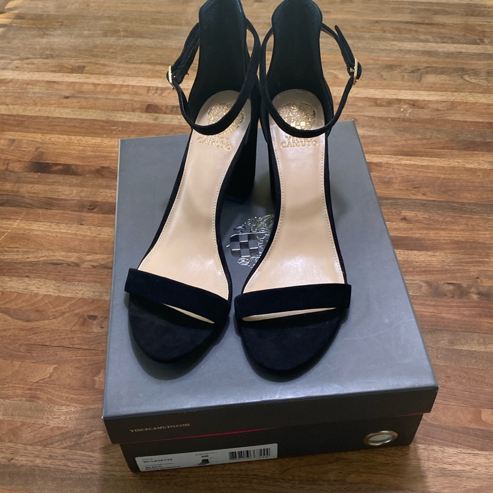 NWT VInce Camuto Black Velvet Beah Size 11